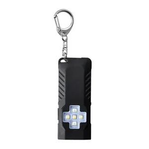 Gedetailleerd overzicht van een compacte zwarte mini LED-zaklamp met Type-C USB-poort