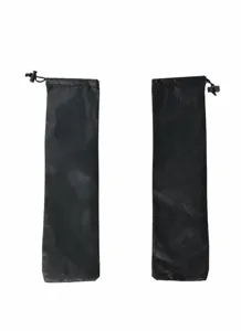 Detaillierte Größenangaben für den schwarzen Oxford-Aufbewahrungsbeutel für Wanderstöcke, 45x11cm.