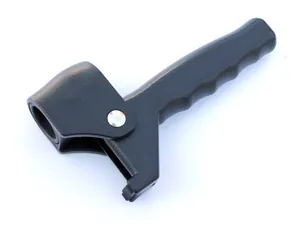 Detailansicht des schwarzen Hilfsgriffs für Gehstöcke mit 22 mm Durchmesser für Senioren.
