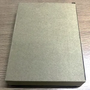 Confezione ecologica in cartone marrone per il mini fornello a legna quadrato portatile