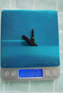 Zwarte nylon versterkte krokodillenklem voor buitentensten op weegschaal met gewicht 2,0 gram