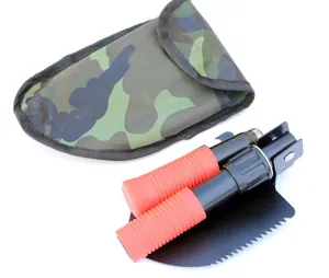 Kompakter faltbarer Campingschaufel mit orangefarbenen Griffen und Camouflage-Tragetasche.