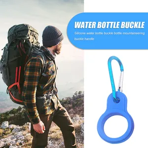 Detailansicht der Silikon-Wasserflaschenschnalle mit blauem Karabinerhaken-Clip
