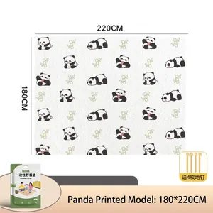 Grand tapis de pique-nique jetable panda 180x220cm pour le camping