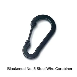 Detailansicht eines schwarz eloxierten No. 5 Aluminium-Karabiners in Kürbisform für Outdoor