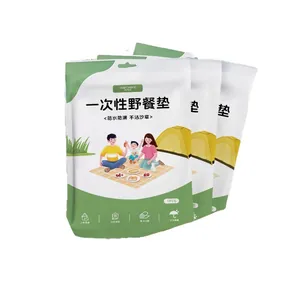Tapis de pique-nique jetable imperméable pour le camping en plein air