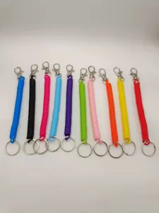 Groupe de dix porte-clés à ressort élastiques colorés avec fermoirs mousquetons métal