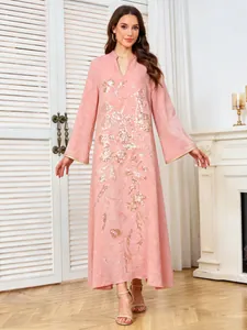 Robe longue rose élégante à manches longues avec broderie de fleurs en paillettes dorées