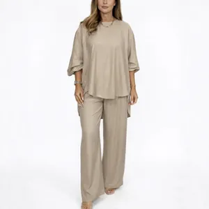 Elegante completo casual a due pezzi da donna in tinta unita con maglia e pantaloni