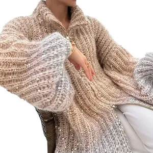 Elegante cardigan in maglia grossa beige con paillettes e cerniera anteriore