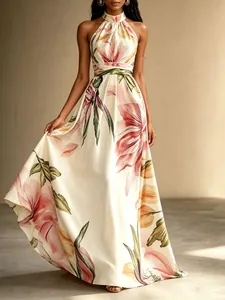 Elegantes Maxikleid mit Blumenprint, Neckholder und voluminösem, ausgestelltem Rock