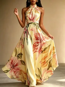 Elegantes Neckholder-Maxikleid mit Blumendruck im Urlaubsstil und A-Linien-Silhouette