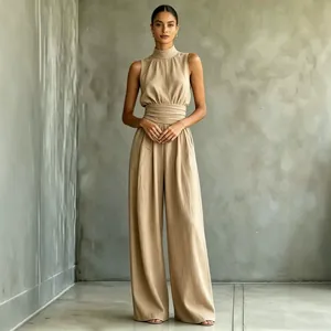 Combinaison élégante sans manches à col montant et jambes larges en beige
