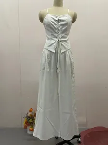 Weißes zweiteiliges Set mit Camisole-Oberteil zum Schnüren und lässiger weitbeiniger Hose