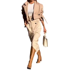Elegantes 2-teiliges Utility-Rock-Set mit Kurzjacke und Gürtel-Midirock in Beige-Farbe