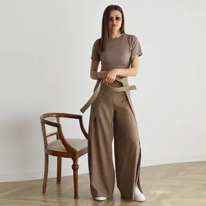 Modisches braunes Kurzarm-Oberteil und High-Waist-Hose mit weitem Bein für Damen im Set