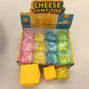 Grote 11cm kaasblok squeeze speelgoed set inclusief 12 kleurrijke glitter stukken