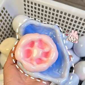 Zacht handgemaakt mochi squishy speeltje voor stressverlichting roze en blauw