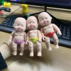 Άσχημες αλλά χαριτωμένες κούκλες squishy με πολύχρωμα ρούχα για ανακούφιση άγχους