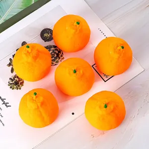 Seis piezas de juguetes realistas en forma de naranja de rebote lento para el estrés