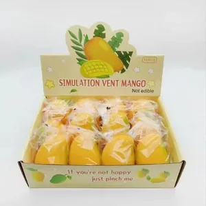 Caja de 12 juguetes antiestrés realistas con forma de mango para apretar