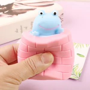 Süßer blauer Frosch in pinker Tasse, Quetschspielzeug für effektiven Stressabbau