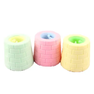 Set mit drei bunten Frosch-Becher-Quetschspielzeugen zum Stressabbau und kreativen Spielen.