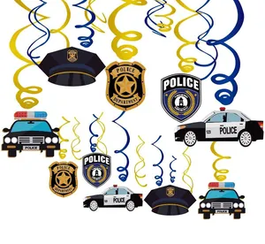 Détails des spirales suspendues en PVC et des cartes découpées pour fête thème police.