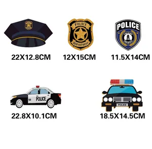 Vue détaillée des décorations de fête de police avec mesures de taille précises en CM