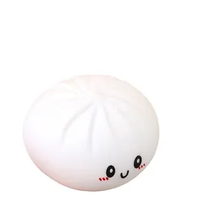 Simpatico panino al vapore bianco squishy da 5,5 cm per alleviare lo stress con un viso felice