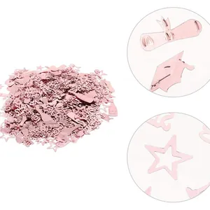 Coridandoli di laurea in oro rosa con forme di tocco e diploma per decorazione di feste
