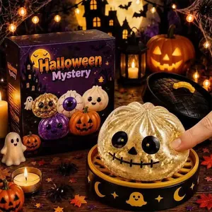 Μυστικό κουτί Halloween με γυαλιστερή κολοκύθα και παιχνίδια άγχους φάντασμα.