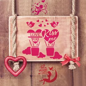 Stencil per pittura fai-da-te di San Valentino con motivi a Cupido e cuori romantici