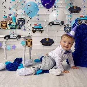 Décorations suspendues spirales thème police avec voiture et insigne pour fêtes d'enfants.