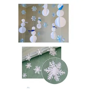 Nahaufnahme von 3D-Schneeflocken- und Schneemann-Girlande für Weihnachtsdeko