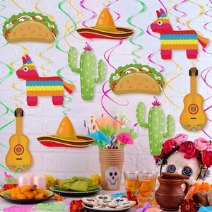 Farbenfrohe mexikanische Party-Hängedekoration mit Kaktus-, Taco- und Sombrero-Motiven.