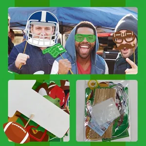 Detalle del juego de accesorios para fotomatón de fiesta de fútbol americano y embalaje incluido