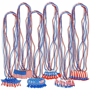 Collares de cuentas variados para el Día de la Independencia con dijes del 4 de julio