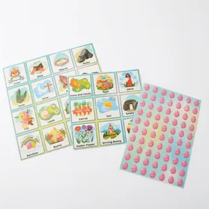 Set paasbingokaarten voor gezelschapsspellen met decoratieve stickers van konijnen en eieren