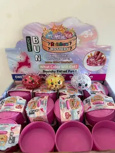 Caja de regalo misteriosa de squishies de pan con purpurina para aliviar el estrés