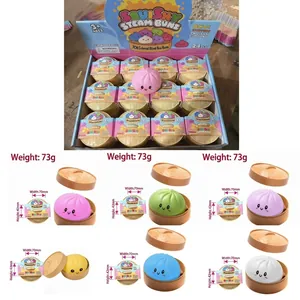 Vista dettagliata di giocattoli squishy a forma di panino con misure e scatola display.