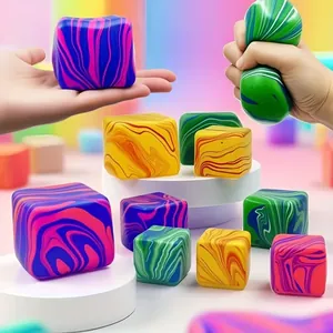 Buntes marmoriertes Anti-Stress Quetschspielzeug in Würfel- und Kugelform für Kinder