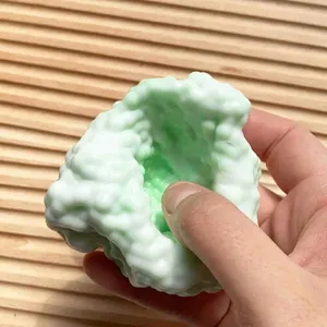 Palla sensoriale squishy verde matcha per alleviare lo stress e terapia manuale