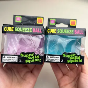 Balles anti-stress cube de glace au maltose transparentes dans des boîtes