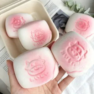 Simpatico squishy a forma di panino al latte a rimbalzo lento per alleviare lo stress