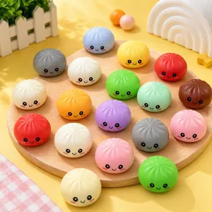Simpatici giocattoli antistress squishy colorati a forma di baozi per bambini e adulti.