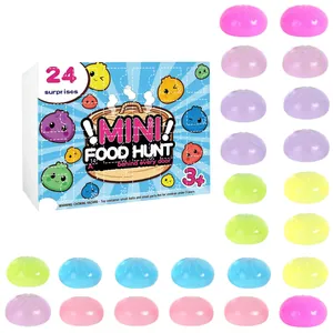 Calendrier de l'Avent 24 jours avec des jouets squishy colorés en forme de raviolis