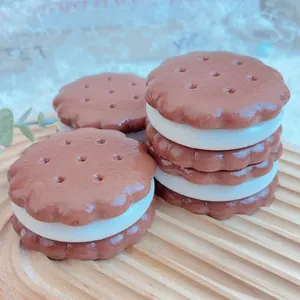 Realistisches Schokoladen-Sandwich-Keks-Squishy-Spielzeug zum Stressabbau und Sensorik.