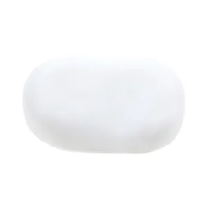 Minimalistisches handgefertigtes weißes seifenförmiges Squishy-Spielzeug gegen Stress
