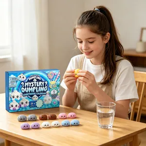 Calendario de cuenta regresiva Mystery Dumpling con veinticuatro juguetes squishy suaves
